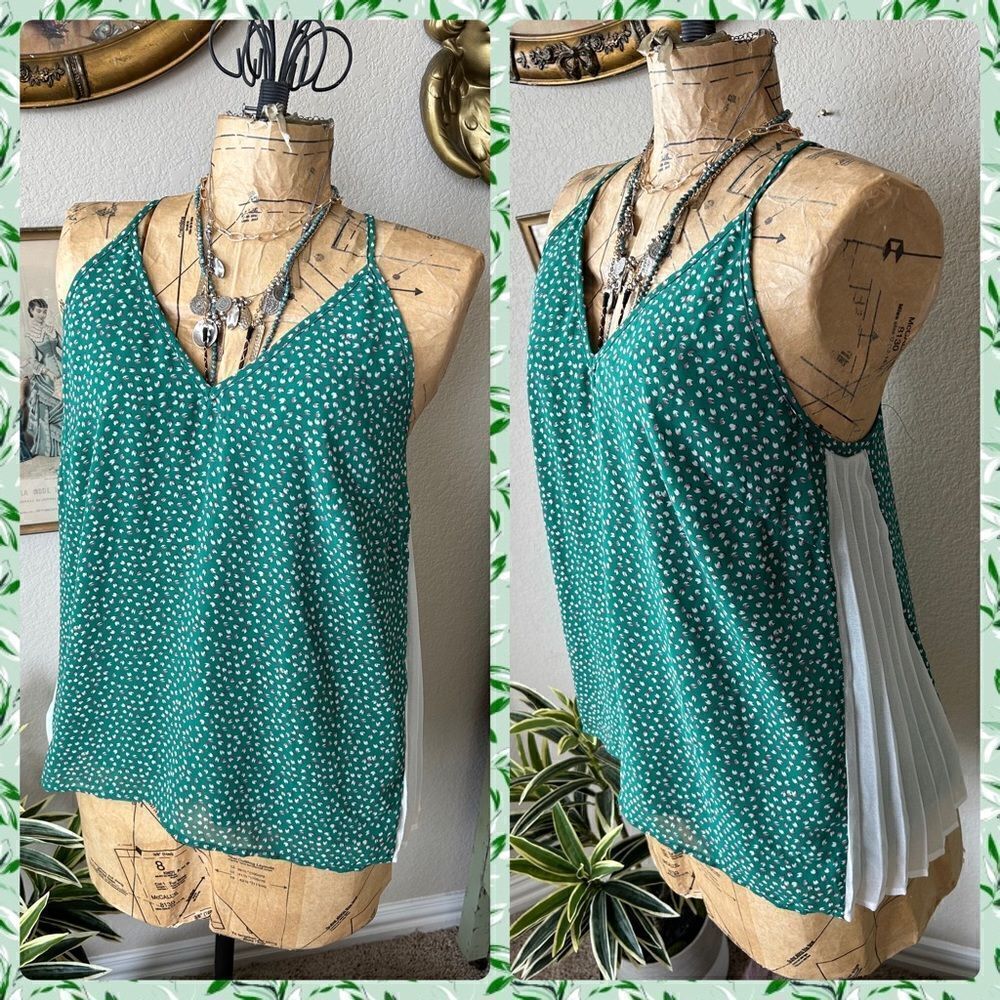 L Love Boutique Green White Pink Dot Pleated Sleeveless Blouse Sz S